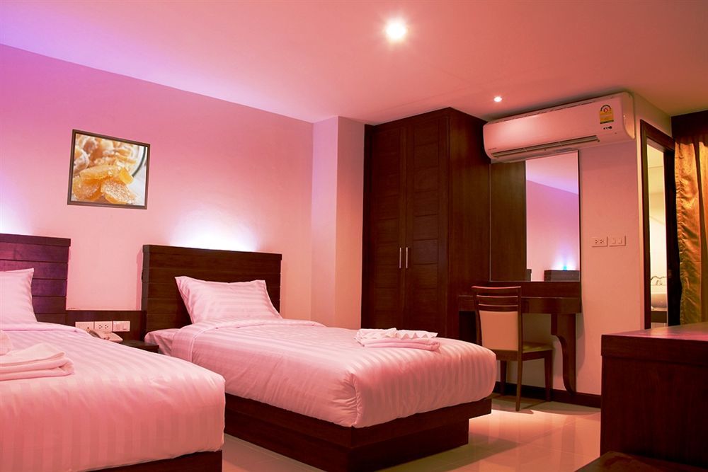 Hotel Oyo 373 Mc Ginger House à Patong Extérieur photo